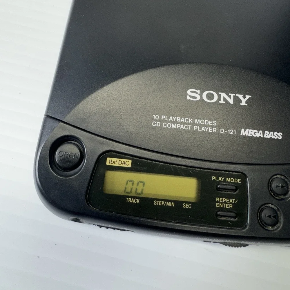 Sony Discman D-121 Portable Personal CD Player Not Working Parts Only W/ BOX